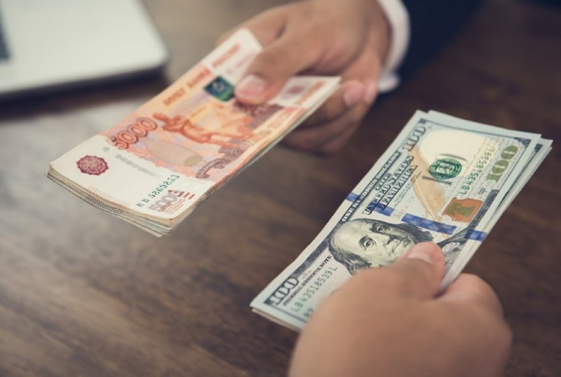 Ближайшие месяцы станут благоприятными для покупки иностранной валюты к сезону отпусков - «Финансы»