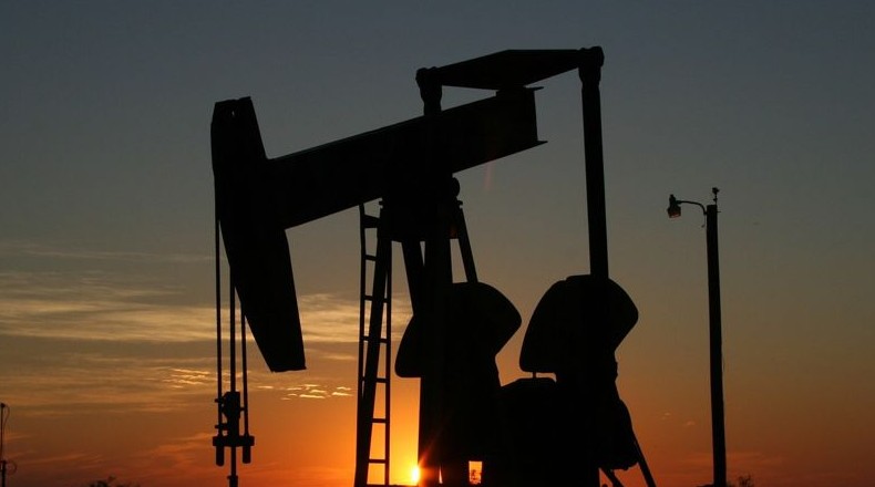Нефтяные цены снижаются на фоне проблем в экономике Китая - «Экономика»