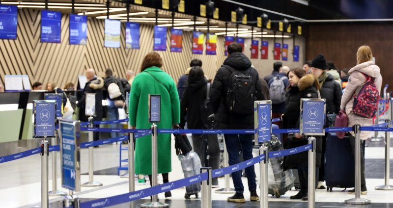 Пассажиров в аэропортах атакуют лжепредставители банков: чего хотят мошенники - «Тема дня»