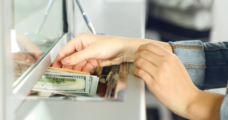 Рубль теряет высоту. Курсы доллара, евро и юаня на 4 сентября - «Тема дня»